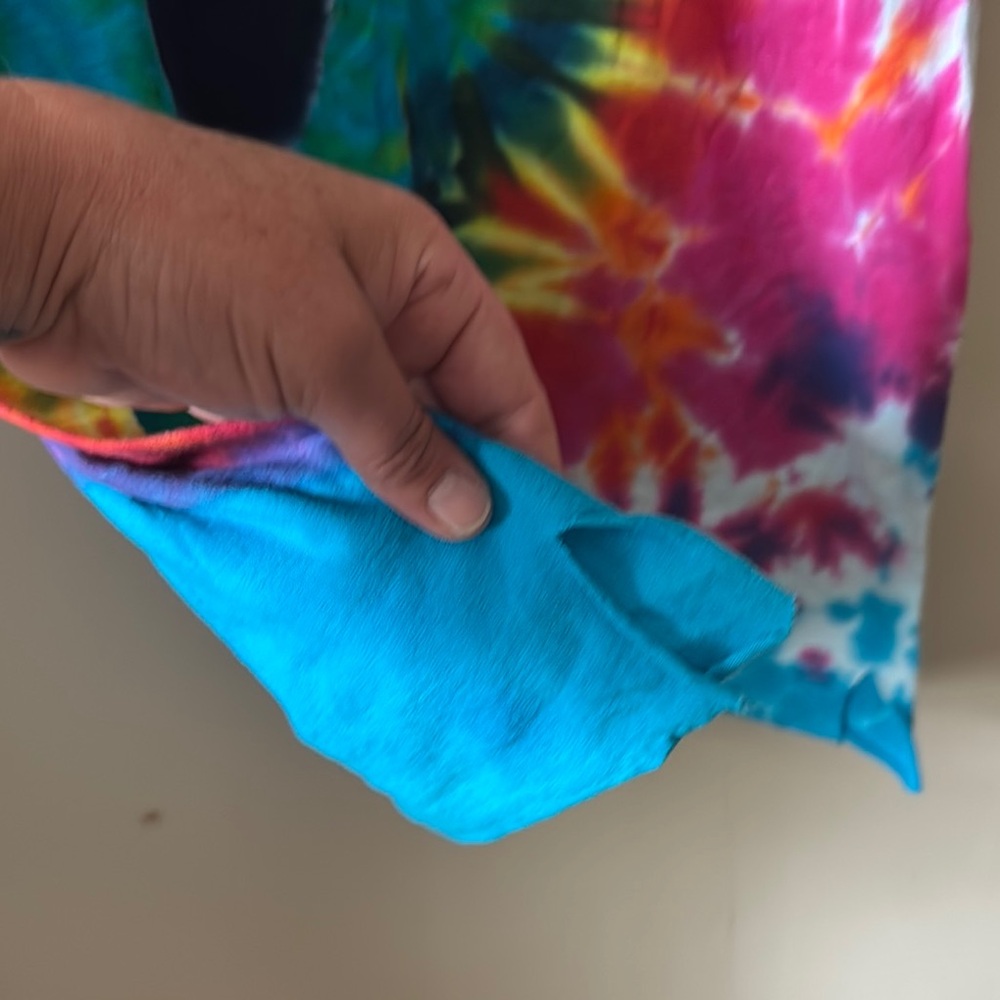 ☮️🍄🎸🎵Tie-Dye V-Neck Women Top - Picture 3 of 5